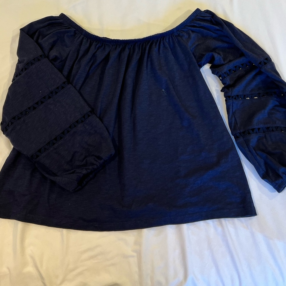 Off the shoulder Dee navy Lilly Pulitzer long sleeve top. Cotton!